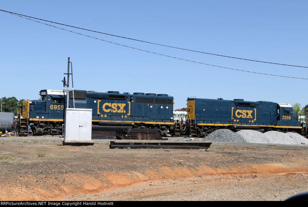 CSX 6959 & 2359 beside the yard office